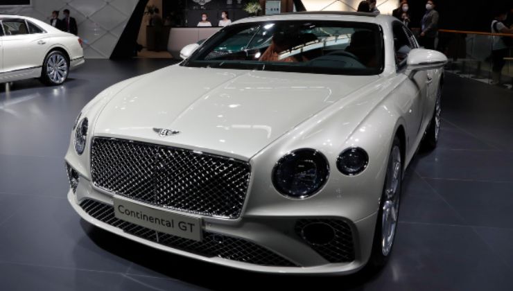 Primo piano di una Bentley Continental GT